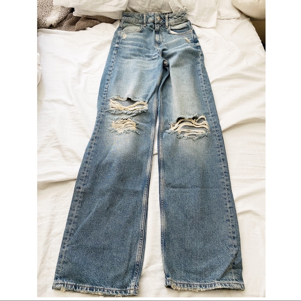 Distressed Baggy Jeans ( Broken Zipper)